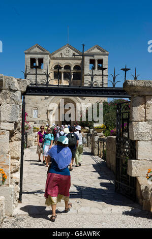 L'extérieur de l'église franciscaine de la Transfiguration, le mont Thabor, vallée de Jezreel, Galilée, Israël (architecte Antonio Barluz Banque D'Images