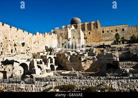 Jérusalem LE MUR QUI ENTOURE LA VIEILLE VILLE A ÉTÉ CONSTRUITE PAR LE SULTAN OTTOMAN Soliman le Magnifique DANS LE 16E. C. LE Banque D'Images