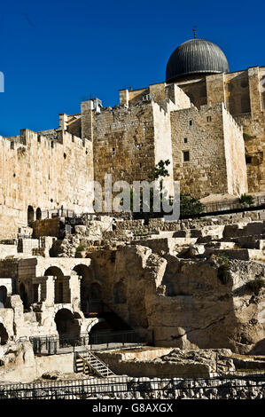 Jérusalem LE MUR QUI ENTOURE LA VIEILLE VILLE A ÉTÉ CONSTRUITE PAR LE SULTAN OTTOMAN Soliman le Magnifique DANS LE 16E. C. LE Banque D'Images