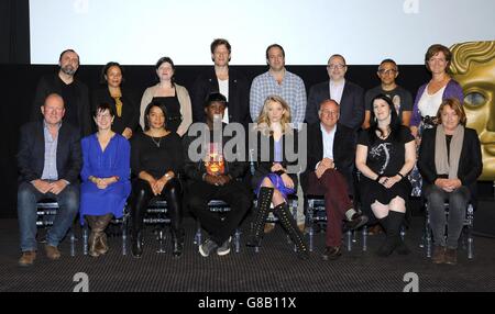 (Rangée arrière de gauche à droite) Lee Schuneman, Sam Bickley, Siobhan Reddy, James Norton, Simon Chinn, Marc Samuelson, Haris Zambarloukos, Sara Putt, (première rangée de gauche à droite) Ian Livingstone, Emma Morgan, Maxine Watson, Jamal Edwards, Natalie Dormer, John Willis, Rhianna Prachett et Eve Stewart, le jury votant sur les BAFTA Breakthrough Bits 2015 au BAFTA 195 Piccadilly. Banque D'Images