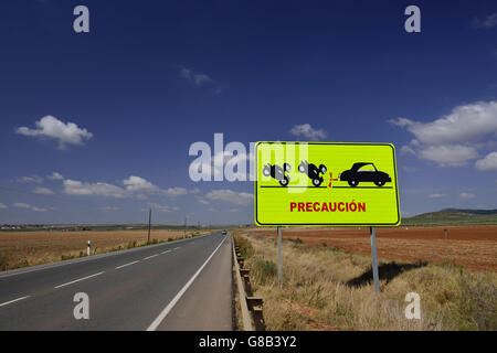 Panneau routier près de Colonia Santa Ana, Andalousie, Espagne Banque D'Images