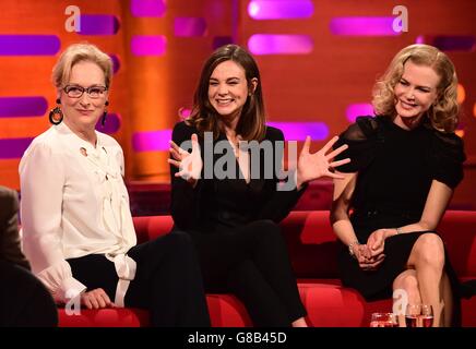 (De gauche à droite) Meryl Streep, Carey Mulligan et Nicole Kidman, pendant le tournage du Graham Norton Show aux London Studios, dans le sud de Londres, qui sera diffusé sur BBC One vendredi soir. Banque D'Images