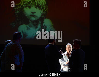 Directeur Cameron Mackintosh lors de la répétition du gala des Miserables du 30e anniversaire de l'événement à l'aide de Save the Children qui s'est tenu au Queen's Theatre, Londres Banque D'Images