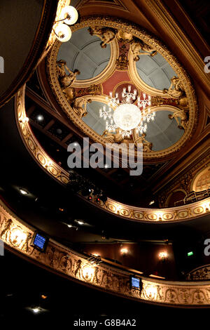 Spectacle de gala des Miserables du 30e anniversaire - Londres.Vue générale du Queen's Theatre, Londres Banque D'Images