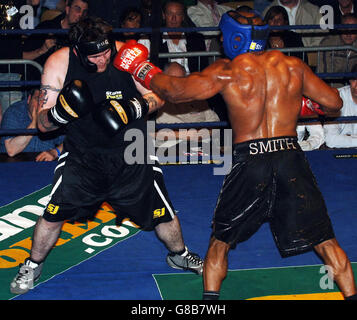 Celebrity Charity Match de boxe - Bethnal Green Banque D'Images