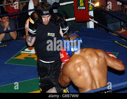 Celebrity Charity Match de boxe - Bethnal Green Banque D'Images