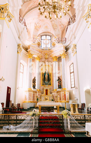 Minsk, Belarus - 20 mai 2015 : autel et de l'intérieur de cathédrale Saint Vierge Marie à Minsk, en Biélorussie. Banque D'Images