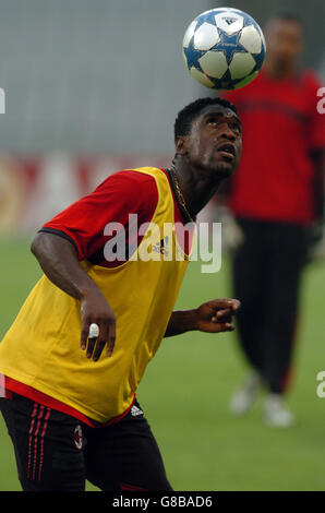 Football - UEFA Champions League - final - AC Milan / Liverpool - AC Milan Training - Ataturk Olympic Stadium.Clarence Seedorf, CA Milan Banque D'Images