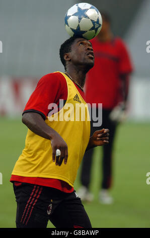 Football - UEFA Champions League - final - AC Milan / Liverpool - AC Milan Training - Ataturk Olympic Stadium.Clarence Seedorf, CA Milan Banque D'Images