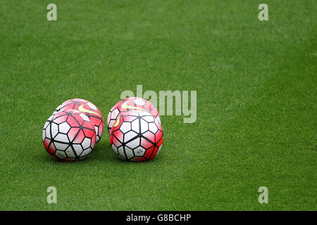 Football - Barclays Premier League - Sunderland v West Ham United - Stade de lumière.Détails des balles officielles Nike Match sur le terrain avant le match Banque D'Images