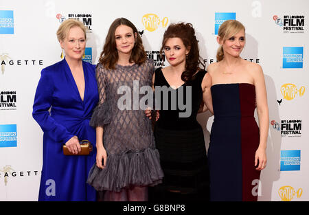 (De gauche à droite) Meryl Streep, Carey Mulligan, Helena Bonham carter et Anne-Marie Duff arrivent pour la première suffragette qui a eu lieu pendant le 59e BFI London film Festival au cinéma Odeon à Leicester Square, Londres. APPUYEZ SUR ASSOCIATION photo. Voir PA Story SHOWBIZ suffragette. Date de la photo: Mercredi 7 octobre 2015. Le crédit photo devrait se lire comme suit : Ian West/PA Wire Banque D'Images