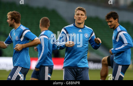 Football - UEFA Euro 2016 - qualification - Groupe D - République d'Irlande / Allemagne - session d'entraînement Allemagne - Stade Aviva.Bastian Schweinsteiger en Allemagne lors de la session d'entraînement au stade Aviva, Dublin. Banque D'Images