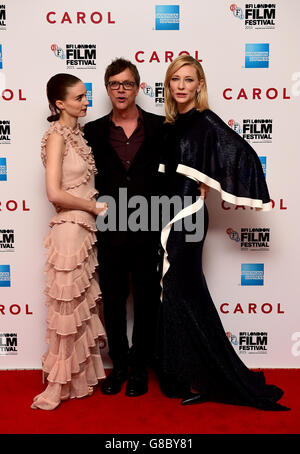 Rooney Mara, Todd Haynes et Cate Blanchett assistent à la première de Carol, qui s'est tenue à Odeon Leicester Square, Londres. APPUYEZ SUR ASSOCIATION photo. Date de la photo: Mercredi 14 octobre 2015. Le crédit photo devrait se lire comme suit : Ian West/PA Wire Banque D'Images