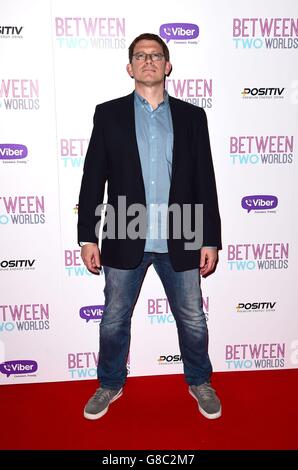 James Marquand participe à la première mondiale d'entre deux mondes à Picturehouse Central, Londres. Banque D'Images