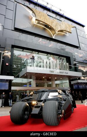 Batman commence première européenne - Odeon Leicester Square Banque D'Images