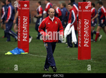 Rugby Union - Lions britanniques et irlandais - session de formation - Christ College. Sir Clive Woodward, entraîneur des Lions britanniques et irlandais. Banque D'Images