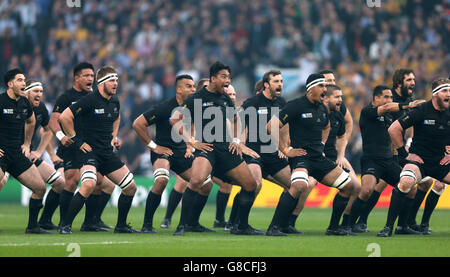 Rugby Union - coupe du monde de Rugby 2015 - finale - Nouvelle-Zélande / Australie - Twickenham.Les joueurs néo-zélandais jouent le Haka lors de la finale de la coupe du monde de rugby à Twickenham, Londres. Banque D'Images