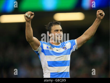 Juan Martin Hernandez célèbre en Argentine après le coup de sifflet final du match de la coupe du monde de rugby au Millennium Stadium de Cardiff. Banque D'Images