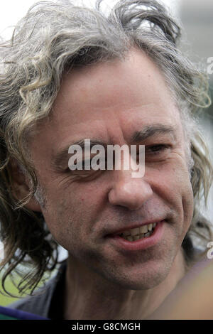 Bob Geldof, musicien et humanitaire né à Dublin, a fêté le 150e anniversaire de Dublin où il a reçu un diplôme honorifique. Banque D'Images