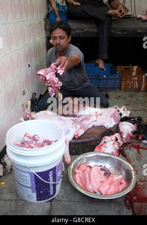 Les bouchers halal shop dans un bidonville de kurla, Mumbai, Inde Banque D'Images