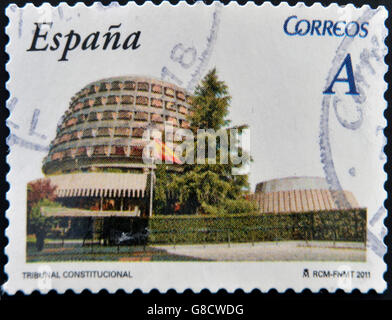 Espagne - circa 2011 : timbre imprimé en Espagne montre le bâtiment de la cour constitutionnelle, vers 2011 Banque D'Images