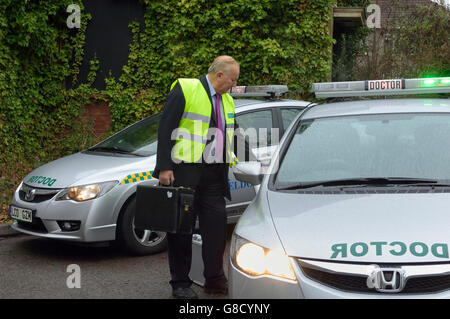 Médecin sur appel avec voiture. L'Angleterre. UK. L'Europe Banque D'Images