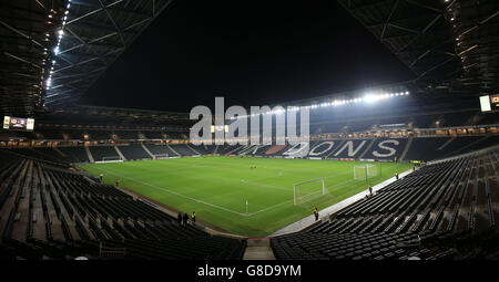 Football - Championnat Sky Bet - Milton Keynes dons / Charlton Athletic - Stade MK.Une vue générale à l'intérieur du stade MK pour le match entre MK Dons et Charlton Athletic. Banque D'Images