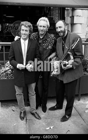 L'OMS, avant le début de leur tournée britannique. Depuis la gauche : Roger Daltrey, John Entwistle et Pete Townshend. Banque D'Images