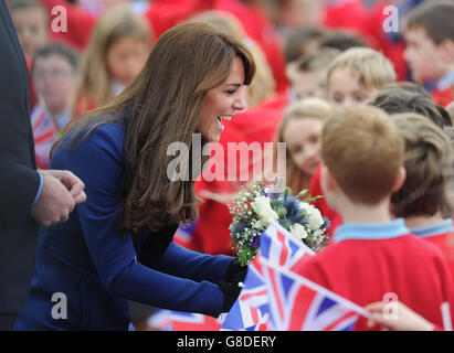 La duchesse de Cambridge arrive pour sa visite à l'original Royal Research Ship Discovery dans le cadre de sa visite à Dundee, en Écosse, avec son mari, le duc de Cambridge. Banque D'Images