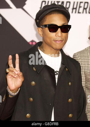 Pharrell Williams assiste aux MTV European Music Awards 2015 qui se tiennent au Forum de Mediolanum d'Assago à Milan, Italie. Date de la photo: Dimanche 25 octobre 2015. Voir l'histoire de PA : SHOWBIZ EMA. Le crédit photo devrait se lire: Yui Mok/PA Wire Banque D'Images
