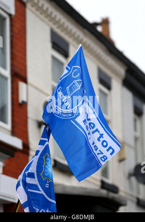 Football - Barclays Premier League - Everton / Sunderland - Goodison Park. Un drapeau d'Everton à l'extérieur du stade Banque D'Images