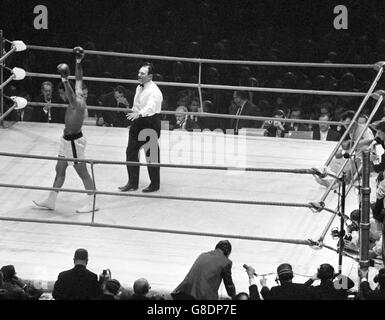 Boxe - World Heavyweight Championship - Muhammad Ali v Brian Londres - Earls Court Arena Banque D'Images