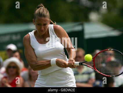 Tennis - Wimbledon 2005 - 4e tour - Mary Pierce v Flavia Pennetta - All England Club Banque D'Images