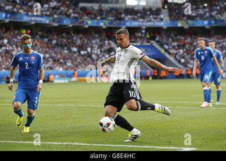 Lille Métropole, France. 26 Juin, 2016. Lukas Podolski (GER) Football/soccer : UEFA EURO 2016 ronde de 16 match entre l'Allemagne 3-0 Slovaquie au Stade Pierre Mauroy à Lille Métropole, France . © Kawamori Mutsu/AFLO/Alamy Live News Banque D'Images