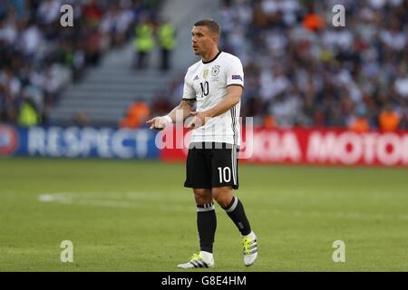 Lille Métropole, France. 26 Juin, 2016. Lukas Podolski (GER) Football/soccer : UEFA EURO 2016 ronde de 16 match entre l'Allemagne 3-0 Slovaquie au Stade Pierre Mauroy à Lille Métropole, France . © Kawamori Mutsu/AFLO/Alamy Live News Banque D'Images