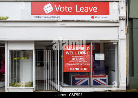 Mansfield, Nottinghamshire, Angleterre. 29 juin 2016. Le bureau de vote de l'UKIP et quitter le siège de campagne sur la rue Church Mansfield.afficher un poster de remercier leurs partisans, déclarant plus voter dans les East Midlands, et 5ème dans le pays à quitter l'UE. Crédit : Ian Francis/Alamy Live News Banque D'Images