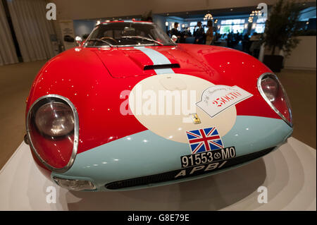 Londres, Royaume-Uni. 29 juin 2016. Une Ferrari 250 GTO de 1963 à l'aperçu, à Chelsea, Londres, de chef-d le premier salon international d'art et de design de l'antiquité à nos jours avec des œuvres de 154 exposants de renommée mondiale en vente. La foire est ouverte jusqu'au 6 juillet. Crédit : Stephen Chung / Alamy Live News Banque D'Images