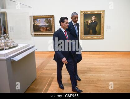 Ottawa, Canada. 29 Juin, 2016. Le Président mexicain Enrique Pena Nieto, gauche, marche avec le président des États-Unis, Barack Obama, avant le début de du Sommet des dirigeants nord-américains à la Galerie nationale du Canada, 29 juin 2016 à Ottawa, Canada. Credit : Planetpix/Alamy Live News Banque D'Images