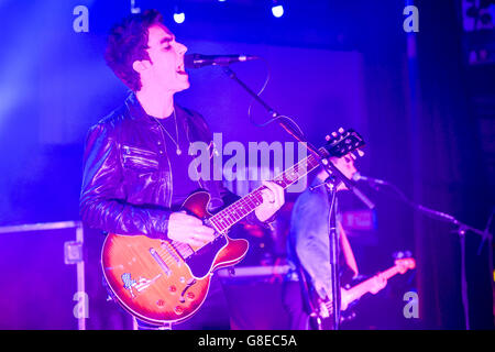 Les Stereophonics se sont produits sur scène à l'O2 Academy de Bristol, dans le cadre de la tournée de radio X Road Trip à travers le Royaume-Uni. Banque D'Images