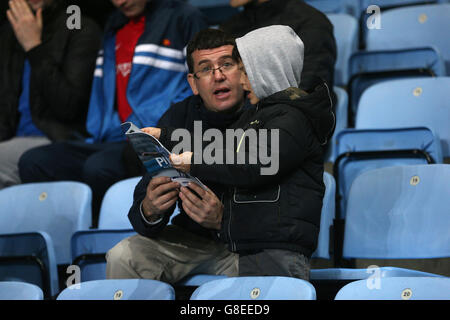 Football - Sky Bet League One - Coventry City v Barnsley - Ricoh Arena.Coventry City fans dans les stands de la Ricoh Arena Banque D'Images