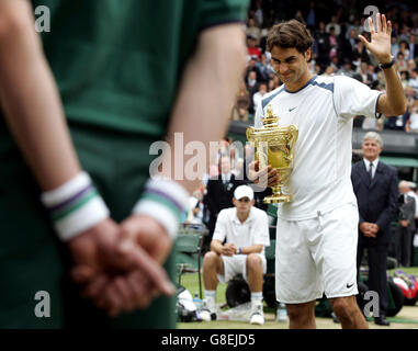 Tennis - Wimbledon 2005 - Men's Final - Roger Federer - Andy Roddick v All England Club Banque D'Images