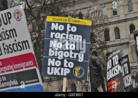 Anti-raciste de l'ONU en démonstration à Trafalgar Square Londres Banque D'Images