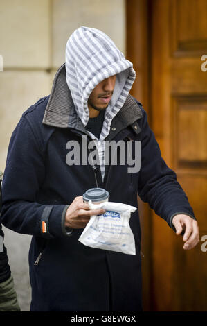 Donovan Demetrius arrive au tribunal de la Couronne de Bristol, accusé d'avoir aidé un contrevenant dans le procès pour meurtre de Becky Watts. Banque D'Images