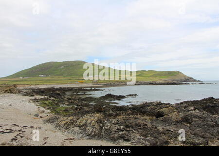 Vue sur Bardsey Island, au nord du Pays de Galles Banque D'Images