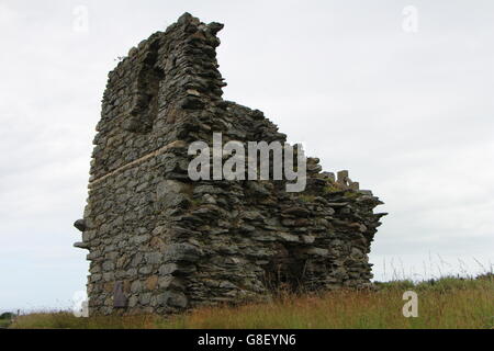 Ruines de l'abbaye de St Marys sur la Tour de l'île de Bardsey, au nord du Pays de Galles Banque D'Images