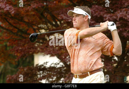 Golf - Barclays Scottish Open 2005 - Loch Lomond. Lee Westwood, en Angleterre, part du neuvième tee. Banque D'Images