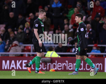 Ryan Shawcross, de stoke City, se démène après avoir été envoyé lors du match de la Barclays Premier League au stade de Light, Sunderland. Banque D'Images