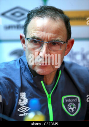 Martin O'Neil, Directeur de la République d'Irlande, lors d'une conférence de presse au Stadion Bilino Polje, Zenica. Banque D'Images