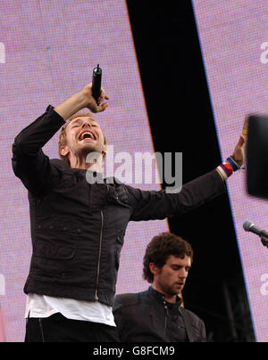 Concert live 8, Hyde Park. Chris Martin de Coldplay sur scène. Banque D'Images