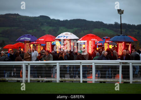 Les fabricants de livres se tient pendant la deuxième journée de l'Open à Cheltenham racecourse, Cheltenham. Banque D'Images